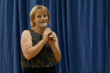 PRIREDITEV OB DNEVU DRŽAVNOSTI IN ZAKLJUČKU ŠOLSKEGA LETA 43 FOTO LJUBO VUKELIČ